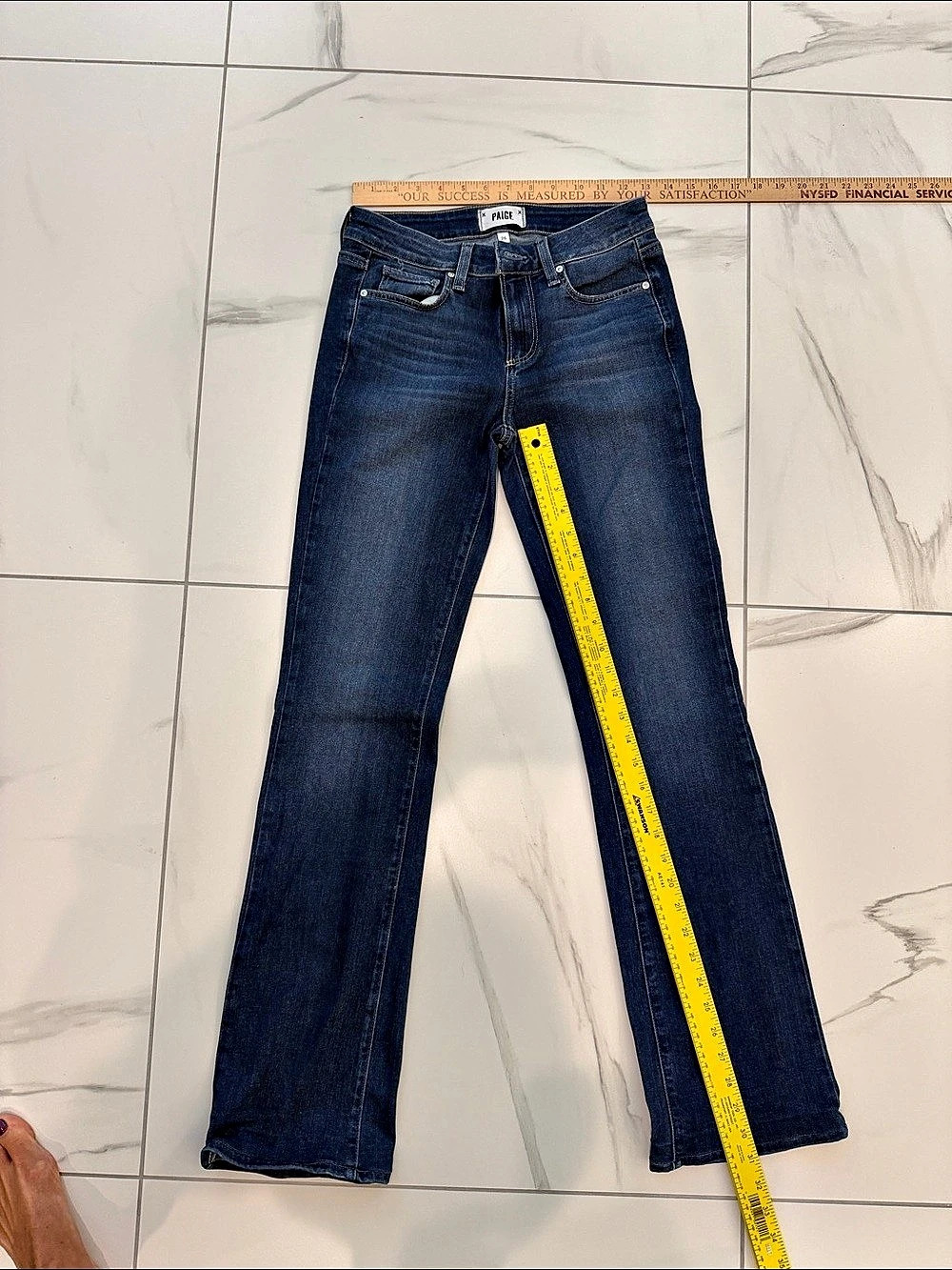 Paige Manhattan Skinny Jeans in Blue Waist 26 Like New